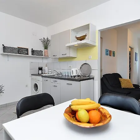 Apartment Tania 1085