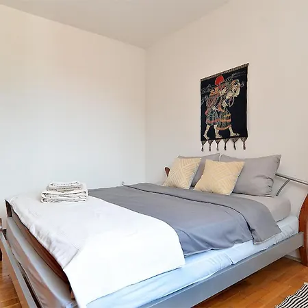 Apartamento Tania 1085 *