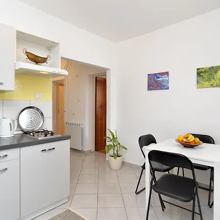 Tania 1085 Apartmán